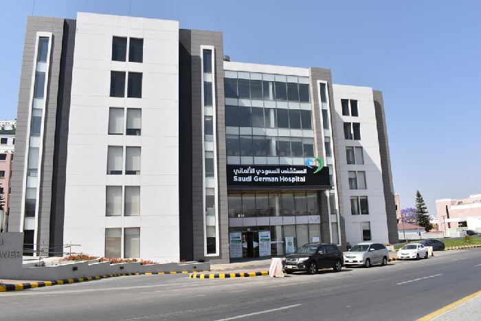 المستشفى السعودي الألماني عسير يُحقق إنجازاً طبيّاً استثنائياً من خلال توظيف تقنية الليزر المبتكرة