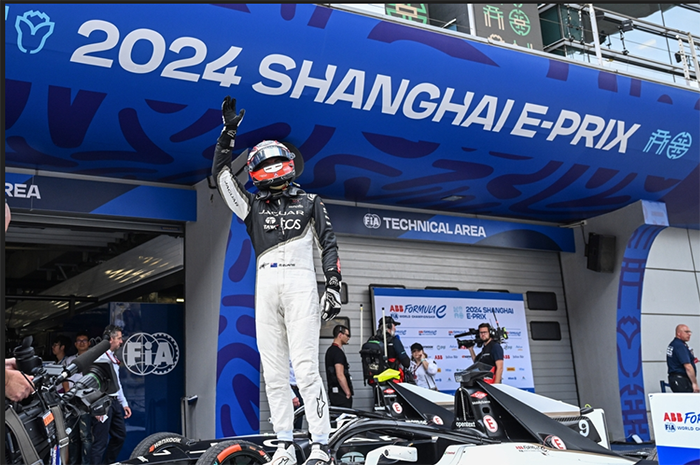 MITCH EVANS LEADS NICK CASSIDY TO ANOTHER JAGUAR TCS RACING DOUBLE PODIUM IN FORMULA E’S SHANGHAI DEBUT