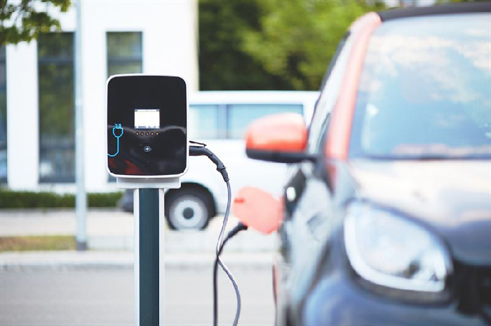 AI-controlled stations can charge electric cars at a personal price