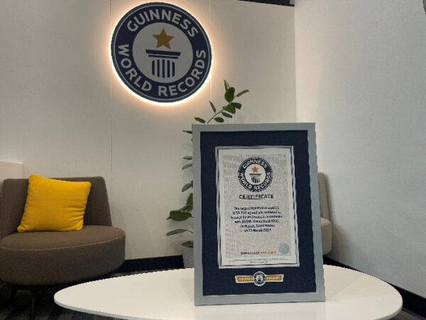 ROSHN and Keswat Farah Set a New Guinness World Record for Clothing Donation ROSHN and Keswat Farah Set a New Guinness World Record for Clothing Donation