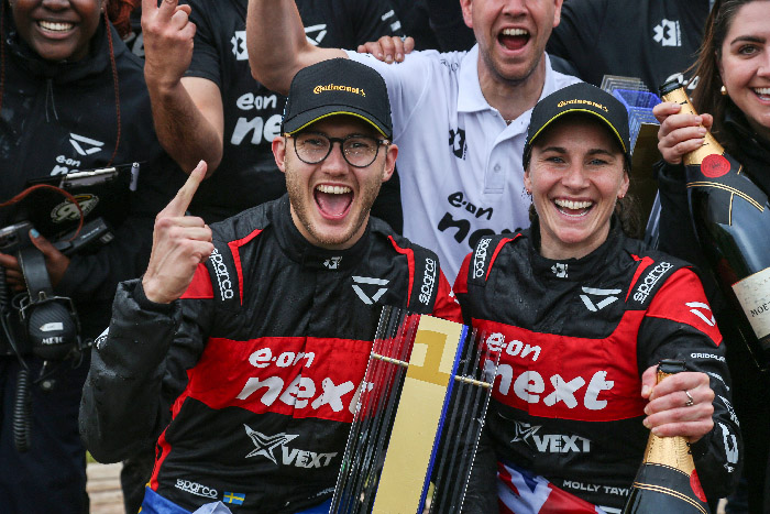 Back-to-back wins for E.ON Next Veloce Racing in Scotland