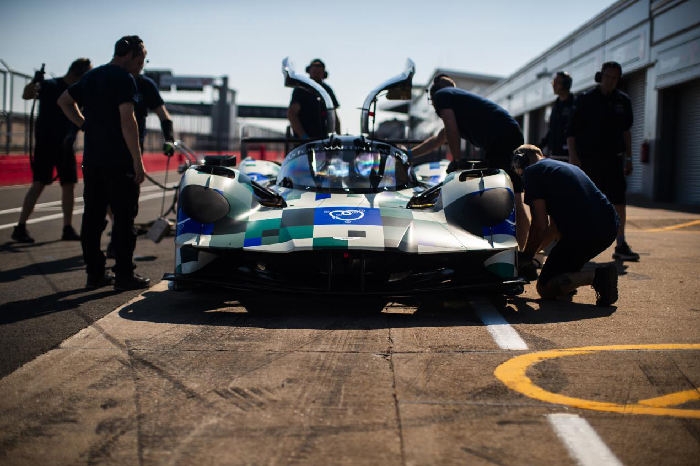 ASTON MARTIN VALKYRIE AMR-LMH HYPERCAR HITS THE TRACK