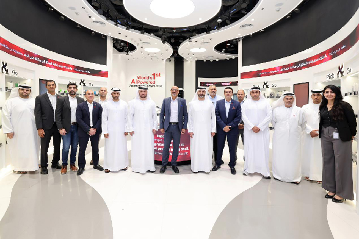 e& UAE continues to transform retail, opening the second AI-powered EASE store in Dubai Mall