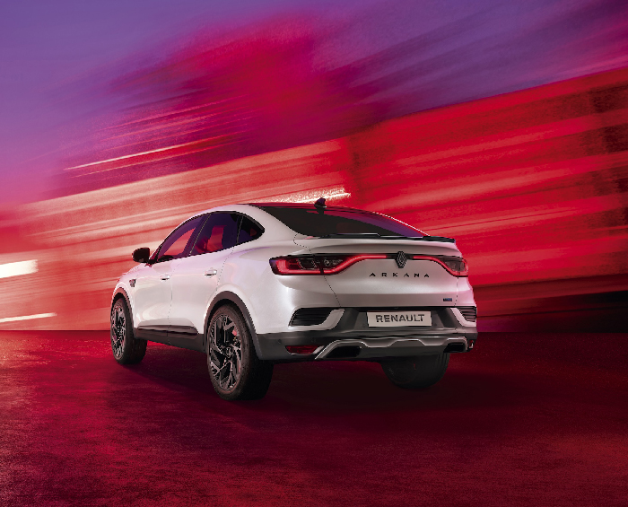 Step Into the Spotlight with the Renault Arkana