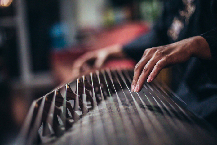 How a string instrument and laser precision combine to strike a chord inside the all-new INFINITI QX80