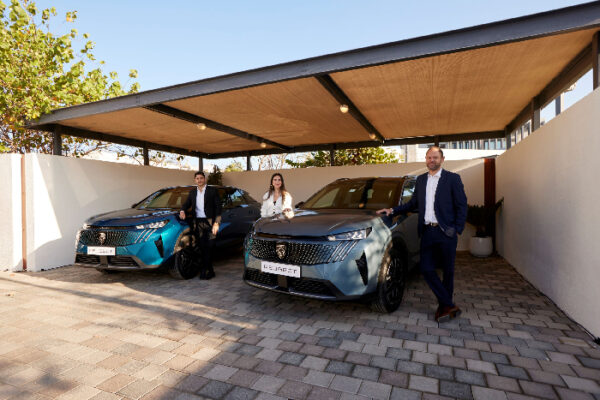 PEUGEOT LAUNCHES THE NEW 3008 AND 5008 SUVs IN THE MIDDLE EAST PEUGEOT LAUNCHES THE NEW 3008 AND 5008 SUVs IN THE MIDDLE EAST