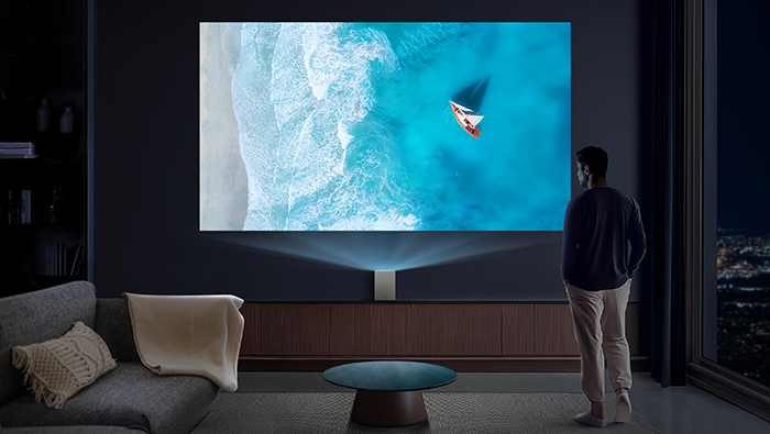 LG REVEALS MULTIFUNCTIONAL 3-IN-1 PROJECTOR COMBINING LIGHTING AND SPEAKER AT CES 2025