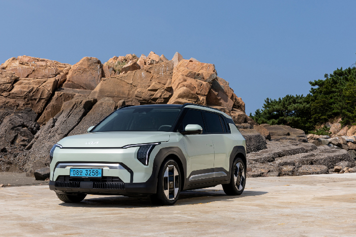 Kia EV3 Wins Compact SUV Category at the 2025 Women’s Worldwide Car of the Year Awards