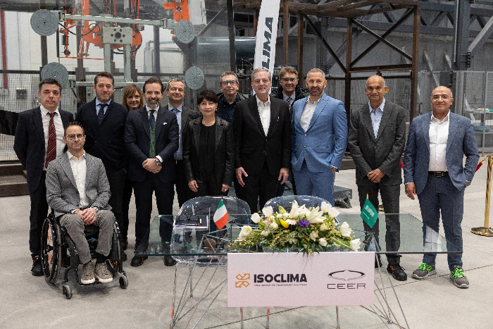 Ceer Partners with Isoclima to Deliver the World’s Largest Windshields Made from Next Generation Glass for Flagship EVs