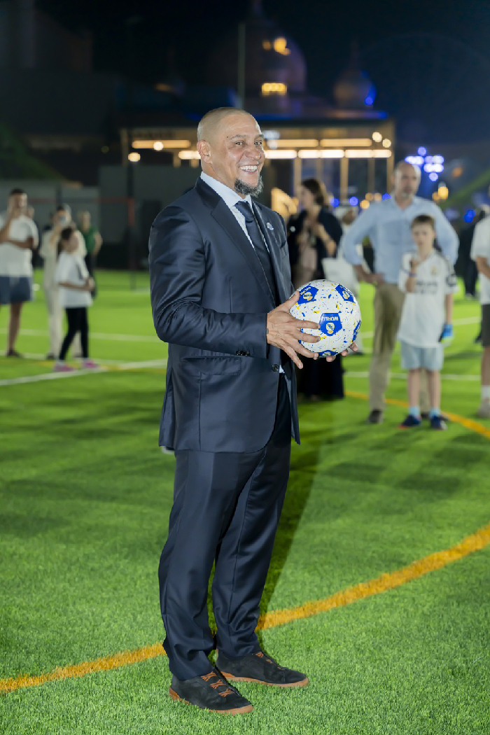 Meet football legend Roberto Carlos at Real Madrid World!