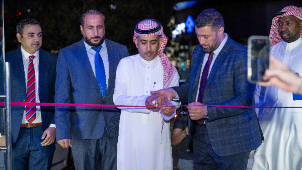 اليمني للسيارات تفتتح أول مركز متكامل لسيارات جايكو و أومودا في مدينة جدة اليمني للسيارات تفتتح أول مركز متكامل لسيارات جايكو و أومودا في مدينة جدة