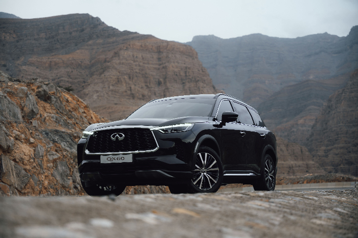 سيارة إنفينيتي QX60 لعام 2025: أعلى مستويات الراحة