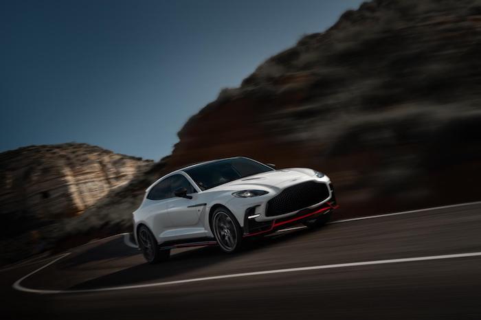 ASTON MARTIN DBX S: A NEW FLAGSHIP FOR THE SUPERCAR OF SUVS